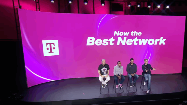 A T-Mobile está tirando uma grande vantagem de alguns usuários Um mapa de cobertura da T-Mobile em um smartphone.