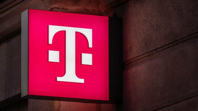 A T-Mobile planeja começar a cobrar dos clientes por uma A T-Mobile planeja começar a cobrar dos clientes por uma oferta gratuita