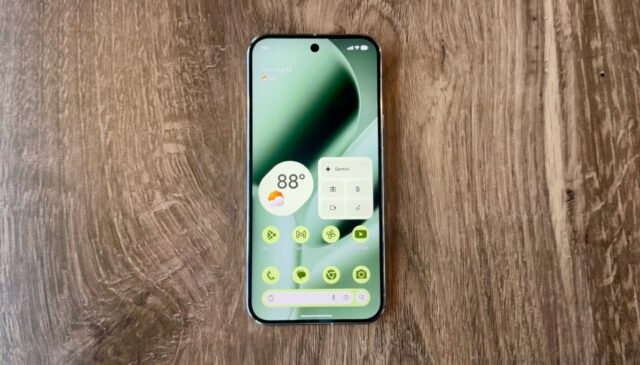 A atualização do Google Pixel adiciona modo de mapas para economia de bateria, remixagem de fotos com IA e notificações mais inteligentes
