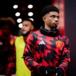 Amad tenta cruzar para o Manchester United.