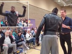 A cantora Tish Hyman critica Eric Swalwell por se esquivar de perguntas sobre mulheres trans em vestiários femininos A cantora Tish Hyman critica Eric Swalwell por se esquivar de perguntas sobre mulheres trans em vestiários femininos