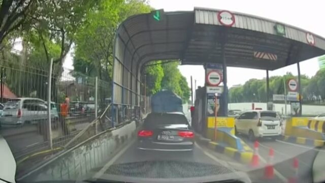 A chocante confissão da família sobre o estado do motorista do Audi que atravessou a rodovia JORR sem pagar
