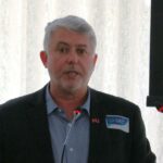 A crise do plástico: investigação de alternativas compostáveis ​​feitas a partir de resíduos agrícolas