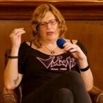 A diretora de 'Matrix', Lilly Wachowski, não está surpresa que a MAGA tenha cooptado a pílula vermelha: 'Isso é o que o fascismo faz' | Vídeo