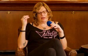 A diretora de ‘Matrix’, Lilly Wachowski, não está surpresa que a MAGA tenha cooptado a pílula vermelha: ‘Isso é o que o fascismo faz’ | Vídeo A diretora de 'Matrix', Lilly Wachowski, não está surpresa que a MAGA tenha cooptado a pílula vermelha: 'Isso é o que o fascismo faz' | Vídeo