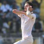 A equipe da Índia perde dois postigos rápidos, postando 27 em Stumps no dia 4