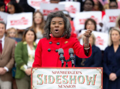 A escolha do governador do Partido Republicano na Virgínia é tão ruim que Trump mal consegue dizer o nome dela O republicano Jack Ciattarelli está diante do debate final na corrida para governador de Nova Jersey, quarta-feira, 8 de outubro de 2025, em New Brunswick, NJ (AP Photo/Heather Khalifa)