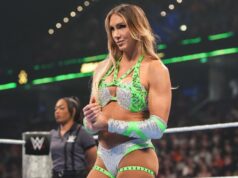 A estrela da WWE Charlotte Flair reage ao mau funcionamento do guarda-roupa no meio da partida Charlotte-Flair-inline-GettyImages-2245585478