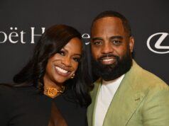 A estrela de ‘RHOA’ Kandi Burruss pede o divórcio de Todd Tucker após 11 anos juntos A estrela de 'RHOA' Kandi Burruss pede o divórcio de Todd Tucker após 11 anos juntos