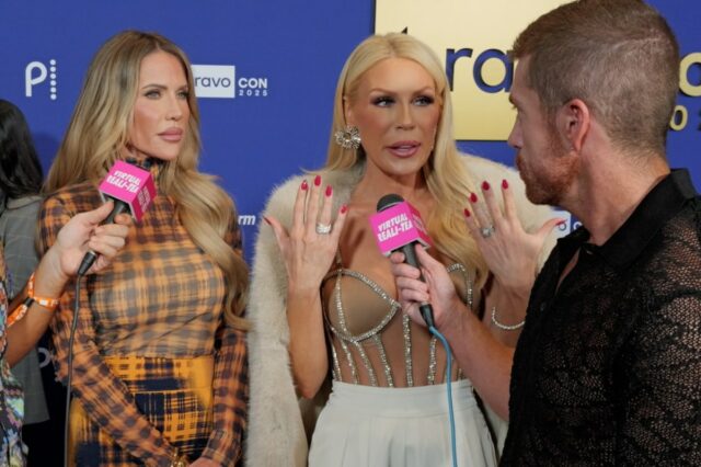 A estrela de 'RHOC' Gretchen Rossi emite mensagem aos fãs LBGTQ em meio a acusações homofóbicas
