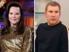 A estrela de ‘Southern Charm’, Patricia Altschul, dispara de volta ao “irrelevante” Todd Chrisley: “Simplesmente não precisamos de mais criminosos em Charleston” A estrela de 'Southern Charm', Patricia Altschul, dispara de volta ao “irrelevante” Todd Chrisley: “Simplesmente não precisamos de mais criminosos em Charleston”