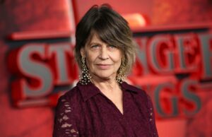 A estrela de ‘Stranger Things’ Linda Hamilton revela que estava perto da aposentadoria antes da ligação dos irmãos Duffer A estrela de 'Stranger Things' Linda Hamilton revela que estava perto da aposentadoria antes da ligação dos irmãos Duffer