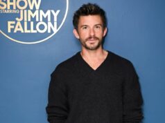 A estrela de ‘Wicker’ Jonathan Bailey é revelada como o homem mais sexy do mundo em 2025 Jason Kelce brinca com a esposa Kylie já o chama de homem mais sexy do mundo