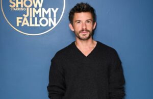 A estrela de ‘Wicker’ Jonathan Bailey é revelada como o homem mais sexy do mundo em 2025 Jason Kelce brinca com a esposa Kylie já o chama de homem mais sexy do mundo