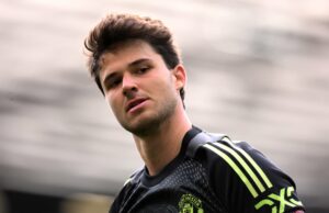 A estrela do Man Utd, Senne Lammens, diz que Thibaut Courtois só é comparável a um ‘grande exemplo’ que é ‘tão versátil’ Senne Lammens reage durante a partida da Premier League entre Manchester United e Sunderland em Old Trafford em 2025 em Manchester, Inglaterra.