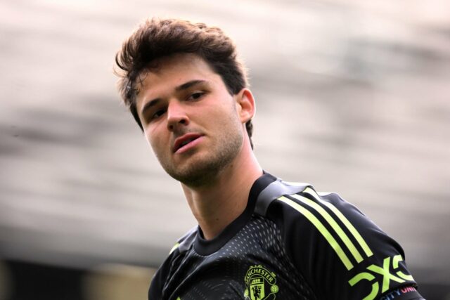 Senne Lammens reage durante a partida da Premier League entre Manchester United e Sunderland em Old Trafford em 2025 em Manchester, Inglaterra.