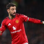 Bryan Mbeumo em campo contra o Everton