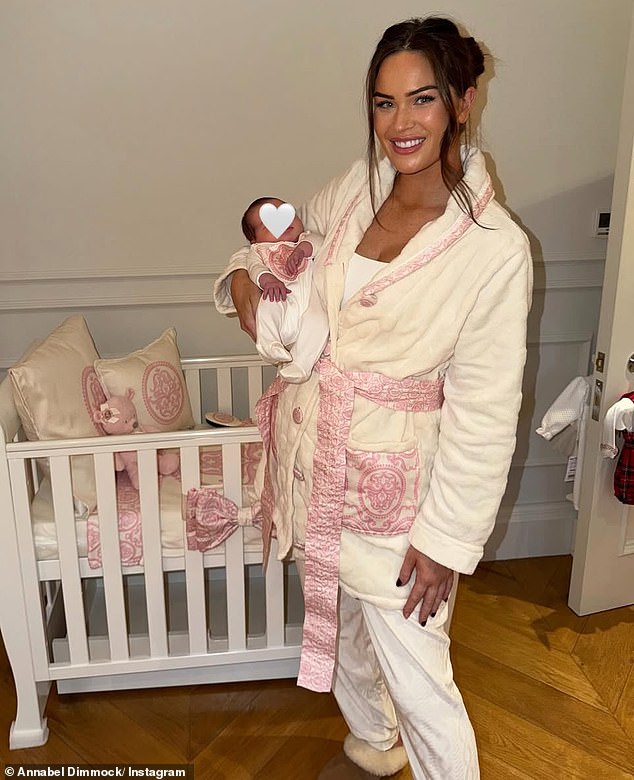 A ex-namorada estrela do esporte de Chris Hughes, Annabel Dimmock, A ex-namorada de Chris Hughes, Annabel Dimmock, 29, deu as boas-vindas ao seu primeiro filho com seu parceiro multimilionário Alfie Best junior