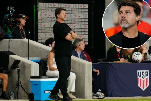 O técnico dos Estados Unidos, Mauricio Pochettino, antes da partida de futebol.