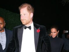A foto de Harry e Meghan deixa o clã Kardashian ‘chateado’: Sussex exigiu não ser fotografado na festa de 70 anos de Kris Jenner antes da exclusão misteriosa O príncipe Harry segurou a mão de Meghan enquanto a conduzia para a luxuosa festa de aniversário com tema de James Bond no sábado à noite - mas fotos deles com Kris Jenner e Kim Kardashian dentro foram postadas online e depois excluídas
