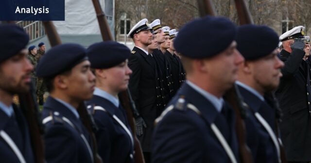 A 'geração doadora' e a luta pelo recrutamento alemão Quentin Gärtner afirma que a “geração doadora” terá de contribuir mais para a sociedade do que poderia pedir-lhe em troca.