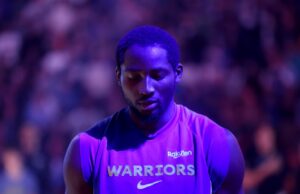 A lesão persistente no joelho de Jonathan Kuminga é um mistério para os Warriors: ‘Obviamente pior do que pensávamos’ Jonathan Kuminga, do Golden State Warriors, enterra durante o primeiro tempo de um jogo de basquete da NBA na quinta-feira, 30 de outubro de 2025, em Milwaukee. (Foto AP / Morry Gash)