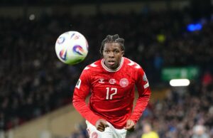 A mídia dinamarquesa identifica problema com Patrick Dorgu, do Man Utd, contra a Escócia, ele precisa melhorar ícone de correio
