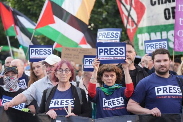 A moção de Dublin para retirar o nome do ex-presidente israelense em Park provoca reação negativa
