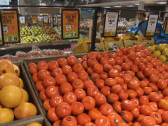 A mudança no supermercado que pode ajudar os australianos a se alimentar de maneira mais saudável e economizar dinheiro A Ritchies IGA mudou a forma como frutas e vegetais serão vendidos aos clientes. Coles e Woolworths farão o mesmo?