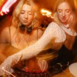 A outrora famosa vida noturna do DTLA está em crise. Este aconchegante bar com DJ pode trazer multidões de volta?