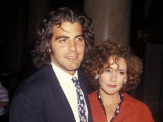 A primeira esposa de George Clooney, Talia Balsam, surpreende aos 66 anos ao lado de seu marido, estrela de Mad Men George Clooney e Talia Balsam se casaram em uma cerimônia espontânea em Las Vegas em dezembro de 1989, após cinco anos de namoro; (foto em 1990)