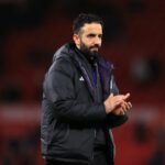 Gueye expulso em Old Trafford