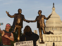 A saga de Epstein expõe os republicanos como hipócritas moralmente falidos ESTADOS UNIDOS - 14 DE JANEIRO: Megyn Kelly ouve o depoimento de Pete Hegseth, indicado pelo presidente eleito Donald Trump para secretário de defesa, durante sua audiência de confirmação das Forças Armadas do Senado no edifício Dirksen na terça-feira, 14 de janeiro de 2025. (Tom Williams/CQ Roll Call via AP Images)