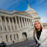 Desenho animado de Mike Luckovich