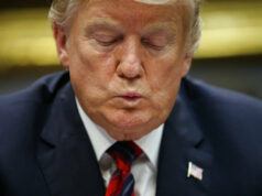 A semana terrível, horrível, nada boa, muito ruim de Donald Trump Desenho animado de Mike Luckovich