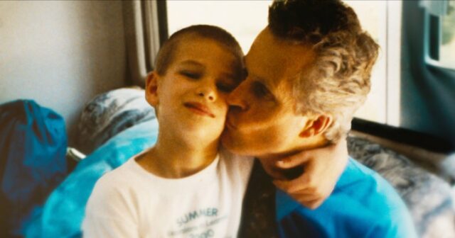 A trágica história verdadeira por trás do documentário da Netflix Aileen Wuornos em Aileen: Rainha dos Serial Killers