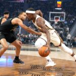 A última corrida dos Warriors permite que eles sobrevivam contra os Pelicans no primeiro jogo sem Steph Curry