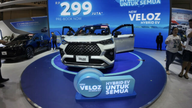 A variante mais alta do Toyota Veloz Hybrid atinge IDR 390 milhões
