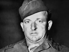 A verdade brutal sobre os enforcamentos mal sucedidos de Nuremberg… e o mistério do homem por trás deles: como um nazista sufocou por mais de 20 minutos, outro quebrou o rosto e morreu em agonia, enquanto um terceiro ficou chutando e chorando O carrasco americano, sargento John C Woods, um vagabundo com orelhas de abano, jogador e bebedor inveterado