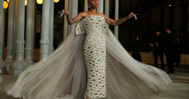 A vitória dos Dodgers eletrifica a gala estrelada de Arte + Filme do LACMA com Cynthia Erivo, George Lucas e mais
