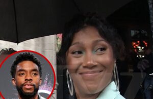 A viúva de Chadwick Boseman o homenageia na cerimônia da Calçada da Fama de Hollywood 112025_boseman_family_wife_kal