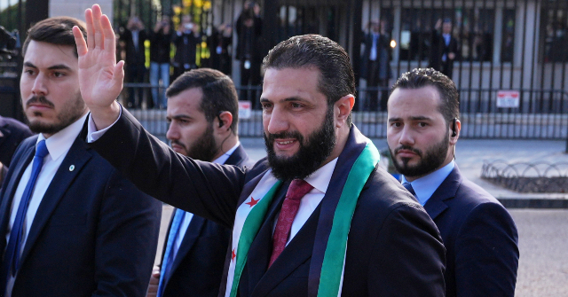 ASSISTA - Trump pergunta ao presidente sírio Ahmed al-Sharaa quantas ASSISTA - Trump pergunta ao presidente sírio Ahmed al-Sharaa quantas esposas ele tem: 'Com vocês, nunca sei'