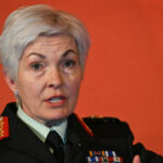 ASSISTA – Chefe das Forças Armadas do Canadá pede desculpas em lágrimas pelo ‘racismo sistêmico’