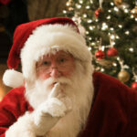 ASSISTIR - 'Bless Her Heart': Professora que cuida de marido doente recebe grande surpresa secreta do Papai Noel