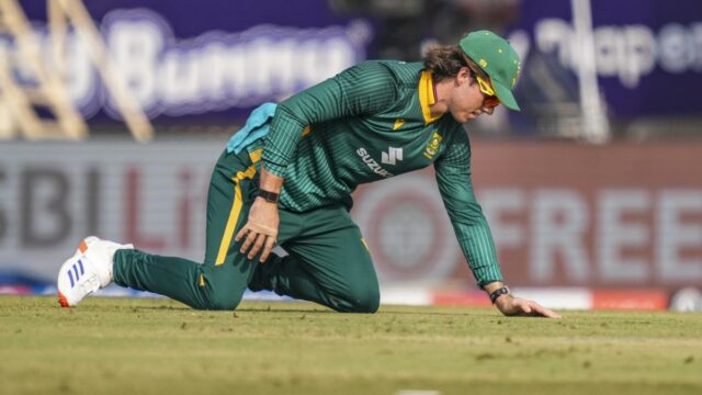 ASSISTIR: Dewald Brevis faz uma captura impressionante para dispensar Ruturaj ASSISTIR: Dewald Brevis faz uma captura impressionante para dispensar Ruturaj Gaikwad