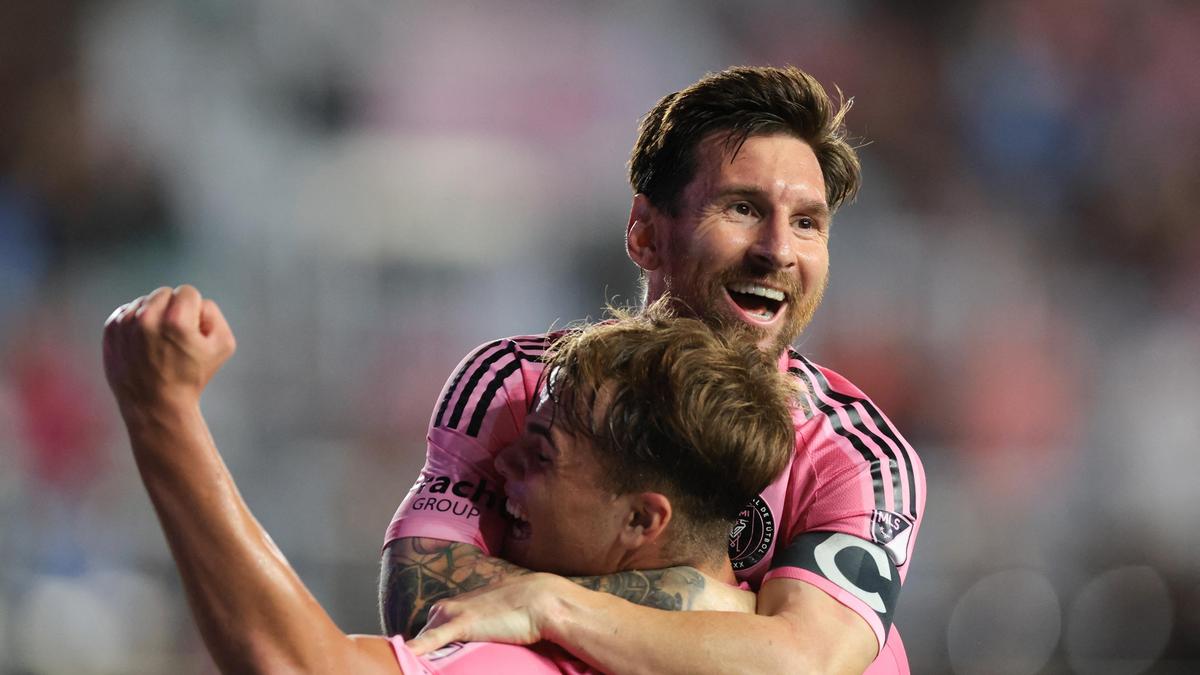ASSISTIR: Messi marca dois gols para dar vantagem ao Inter Miami contra Nashville nos playoffs da MLS Cup