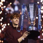 ATP Finals: Sinner vence Alcaraz em dois sets e mantém o título