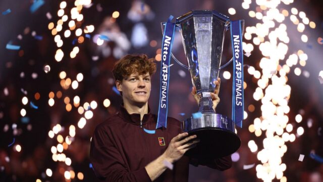 ATP Finals: Sinner vence Alcaraz em dois sets e mantém o título
