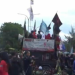 Ação "Karawang Poek": Centenas de trabalhadores bloqueiam a estrada em frente ao gabinete do regente de Karawang, estas são suas demandas!