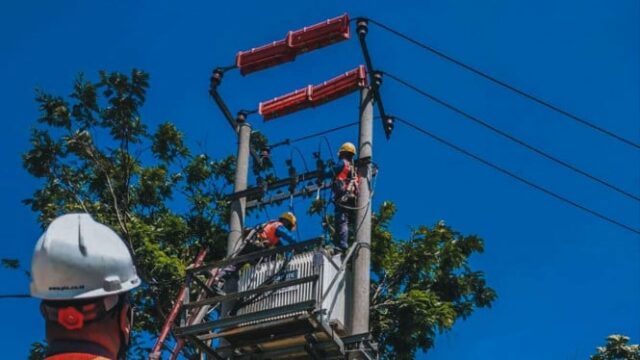 Ação Rápida da PLN para Superar Perturbações na Antiga Linha de Borracha Rede de Linhas Aéreas de Alta Tensão de 150 kV - Angke

